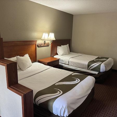 Rodeway Inn & Suites South Of Fiesta Park Сан Антонио Екстериор снимка