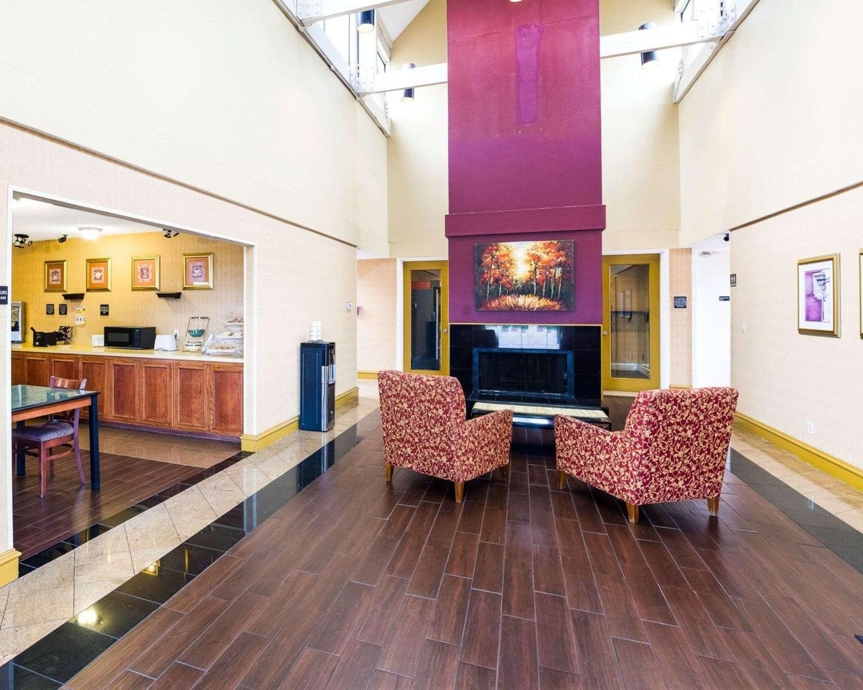 Rodeway Inn & Suites South Of Fiesta Park Сан Антонио Екстериор снимка