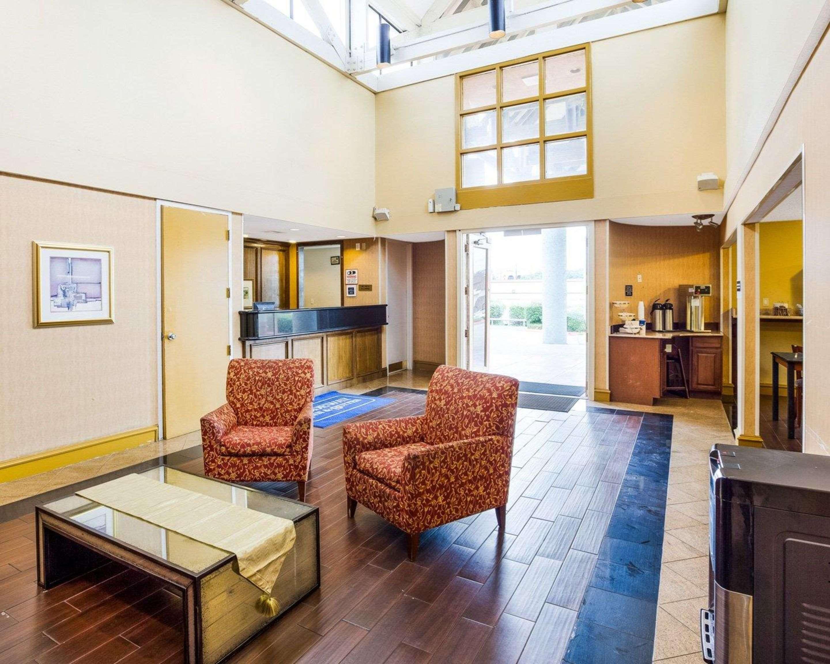 Rodeway Inn & Suites South Of Fiesta Park Сан Антонио Екстериор снимка
