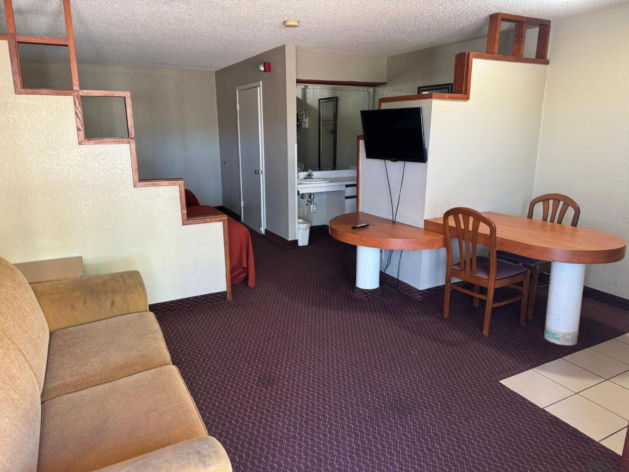 Rodeway Inn & Suites South Of Fiesta Park Сан Антонио Екстериор снимка